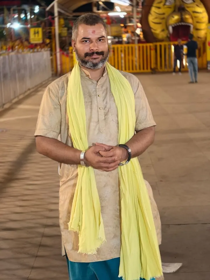 Pandit Gajendra Vyas Ji, who performs Rog Nivaran Puja in Nalkheda